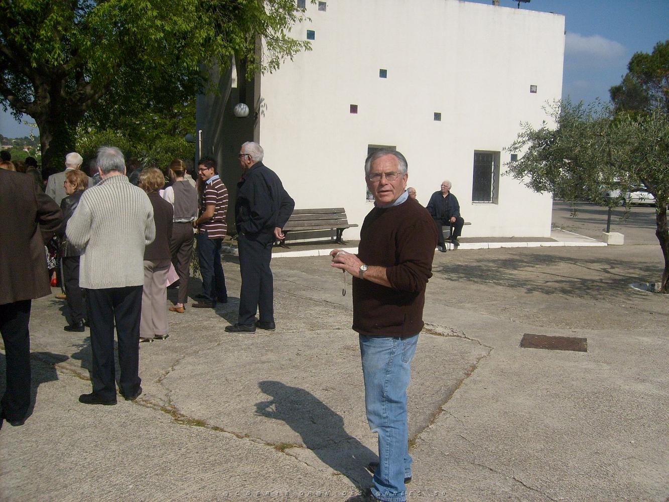 NIMES 2011 17 AVRIL LA FEDERATION DES RAPATRIES DE ST PRIEST A SANTA CRUZ    (8).JPG -  